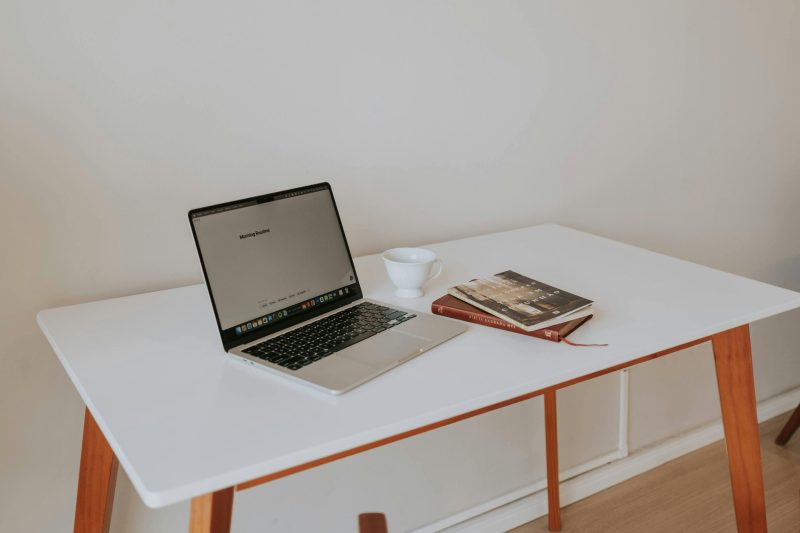 Luxury Home Office Design Ideas in Traverse City, Michigan